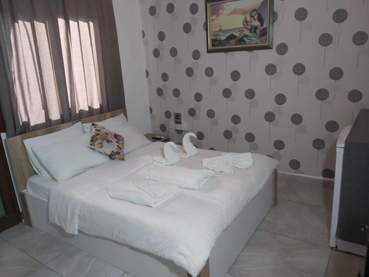 Compact Home Nikosia Bagian luar foto