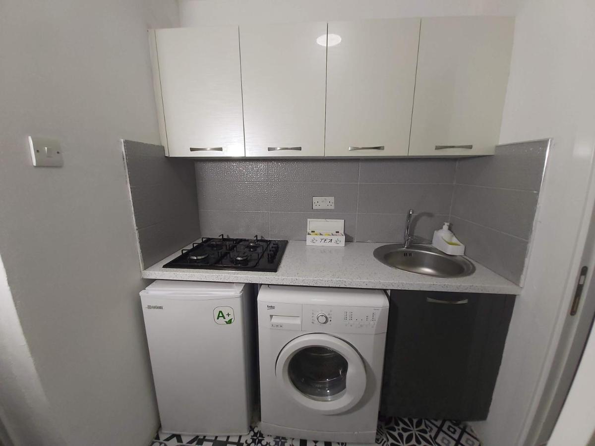 Compact Home Nikosia Bagian luar foto